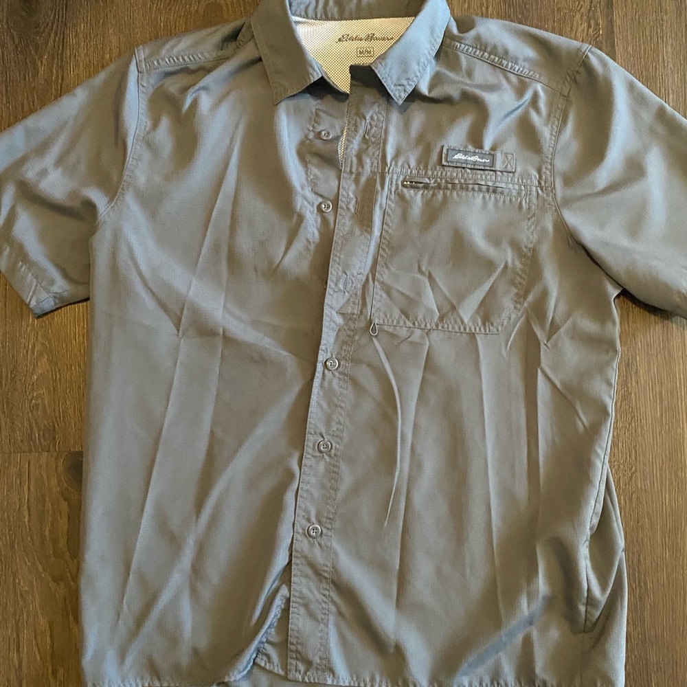 Eddie Bauer Gray Short Sleeve Shirt size medium